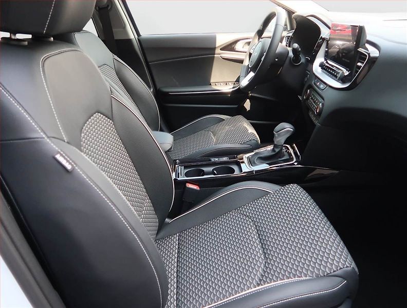Omoda 5 (2025) Premium 1.6 T - fotka 7 z 17