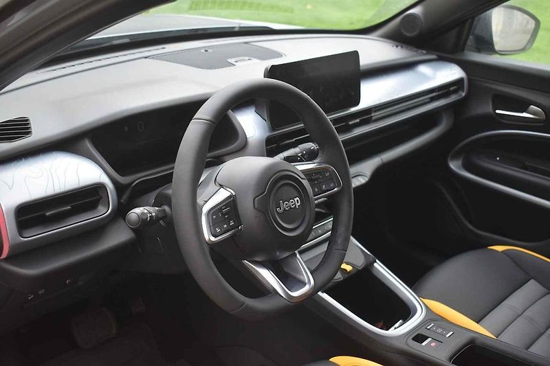 Jeep Avenger dobře poslouží menším rodinám, které nechtějí jezdit vždy jen po silnici.