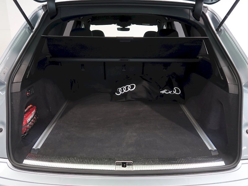 Audi Q7 (2025) S-LINE 60 TFSI e QUATTRO - fotka 32 z 35