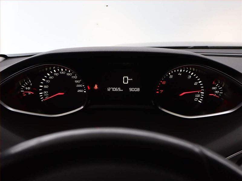 Peugeot 308 (2019) 1.2 PureTech, Serv.kniha - fotka 9 z 16