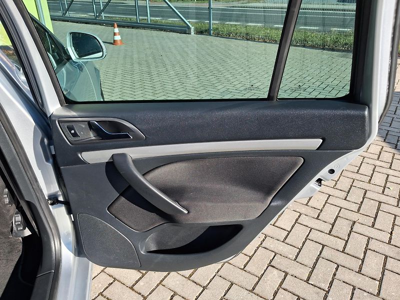 Škoda Octavia (2012)  FACE NAVI VYHŘ.SED NOVÁ STK - fotka 18 z 36