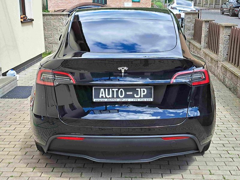 Tesla Model Y (2023) RWD 255kW Standard Rang SOH90% - fotka 4 z 17