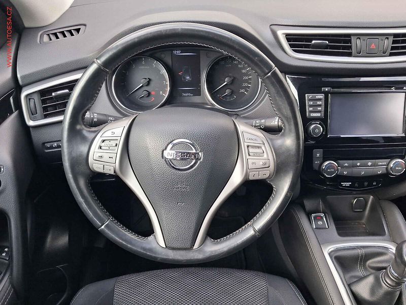 Nissan Qashqai (2014) 1.2 DiG-T, Acenta, navi - fotka 11 z 17