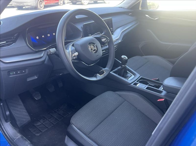 Škoda Octavia 2,0 TDI 85kW Ambition Combi - fotka 11 z 31