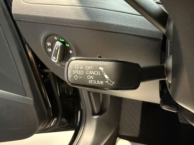Škoda Superb 2.0 TSI 140kW Style DSG - fotka 10 z 17