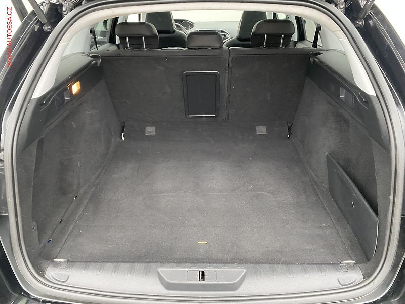 Peugeot 308 (2016) 2.0 HDi, Allure, AT - fotka 7 z 18