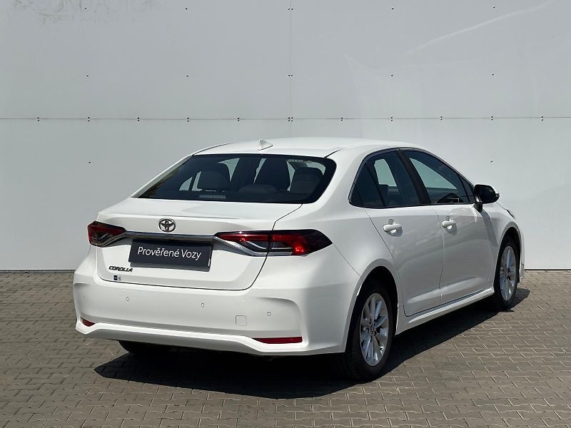 Toyota Corolla 1.5 Dynamic Force Comfort Tech - fotka 2 z 27