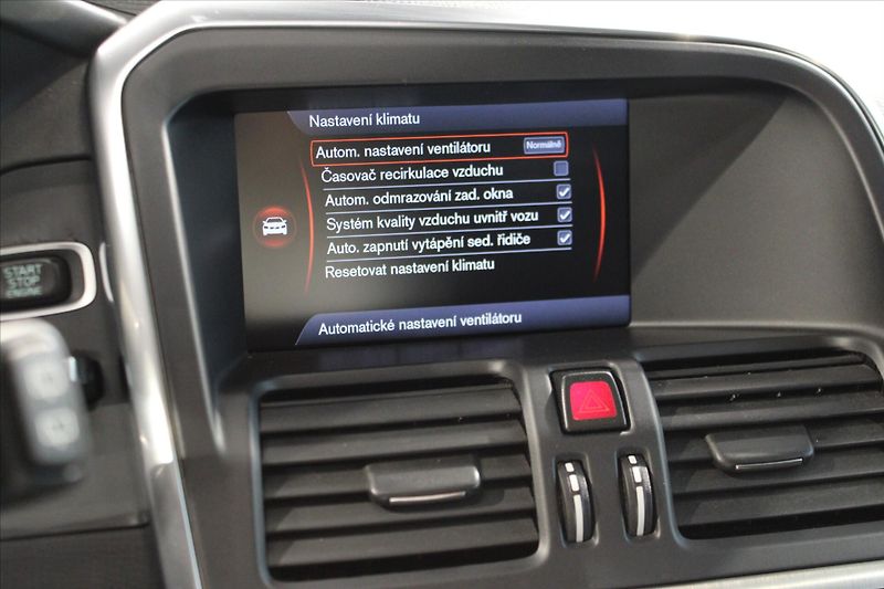Volvo XC60 D3 AWD Polestar DPH/Tažné - fotka 17 z 26
