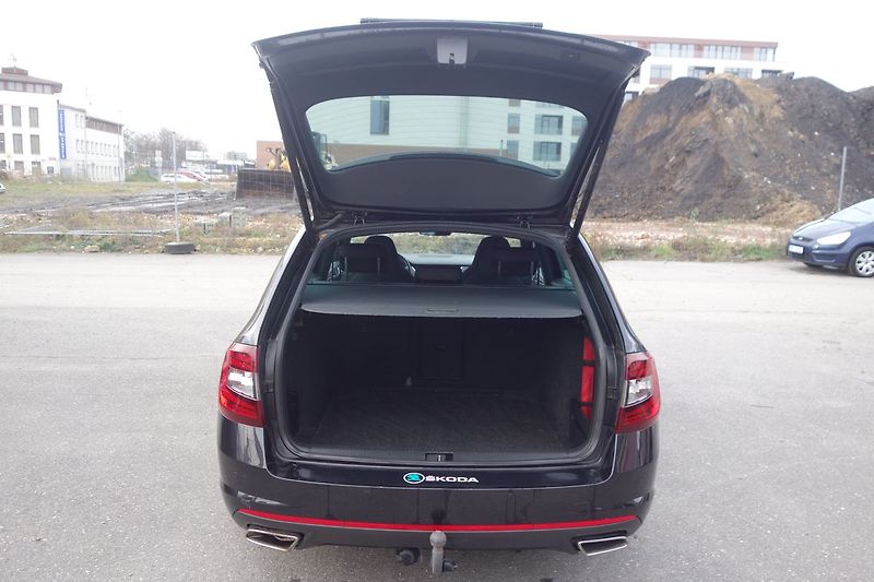 Škoda Octavia 2,0TDi 135kW RS DSG!! PANO!! - fotka 17 z 34