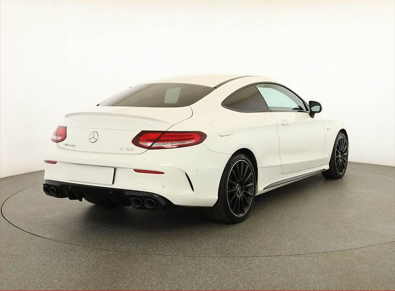 Mercedes-Benz Třídy C (2021) C 43 AMG 4MATIC - fotka 5 z 19
