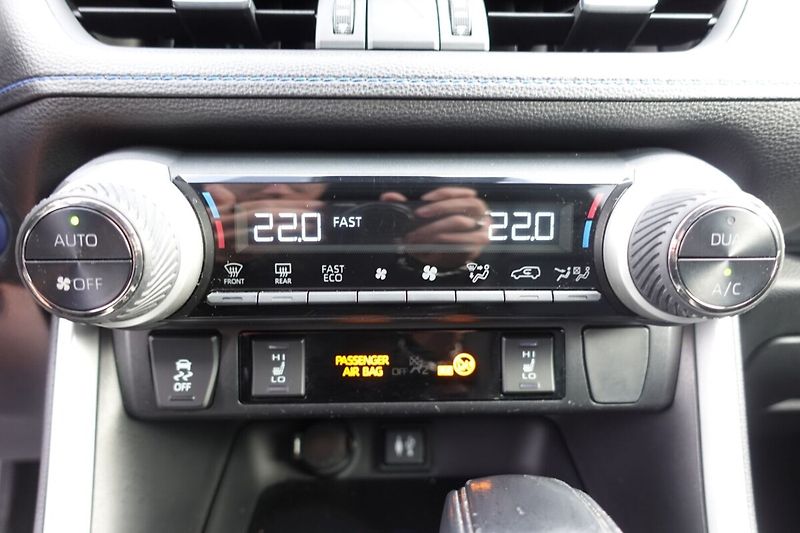 Toyota RAV4 2,5 HEV Selection 4x4 - fotka 24 z 34