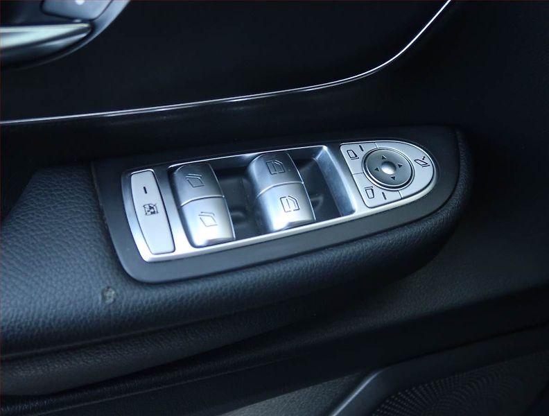Mercedes-Benz Třídy V (2014) 220 CDI, ČR, DPH - fotka 21 z 25