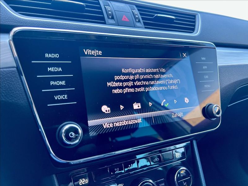 Škoda Superb 2,0 TDI DSG VIRTUAL ACC ZÁRUKA - fotka 28 z 48