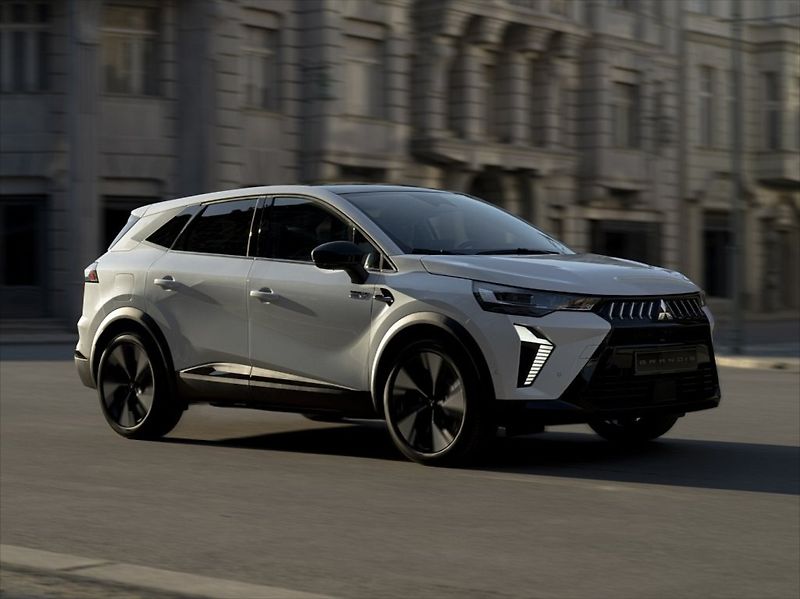 Mitsubishi Grandis (2025) 1.8 AT M-HYBRID  INTENSE+ - fotka 1 z 9