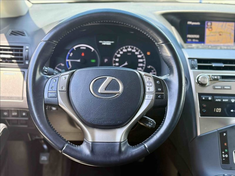 Lexus RX 3,5 450h serv. kniha 4x4 AT - fotka 12 z 22