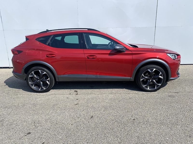 Cupra Formentor 2,0 TSI 140 kW 4WD DSG - fotka 3 z 29
