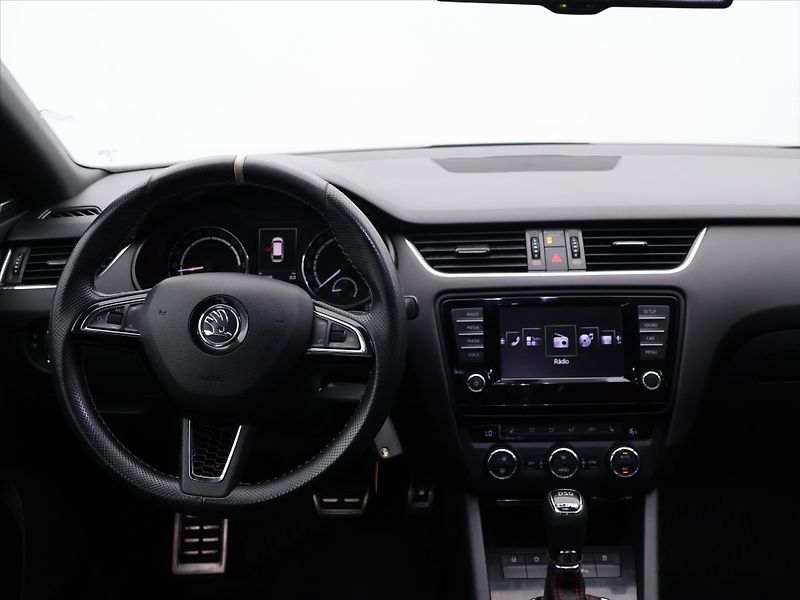 Škoda Octavia 2,0 TDI 135kW DSG RS CZ Maxton - fotka 19 z 26