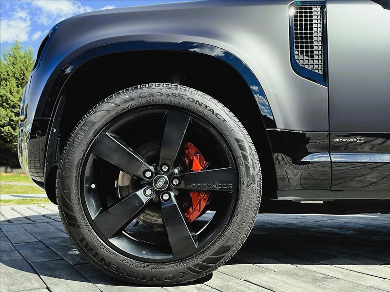 Land Rover Defender (2026) 130 D350 X AWD / 7 MÍST* - fotka 3 z 59