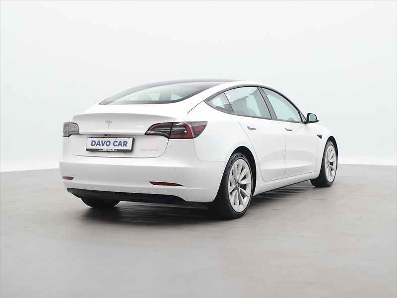 Tesla Model 3 LongRange AWD SOH90,6% DPH - fotka 7 z 33