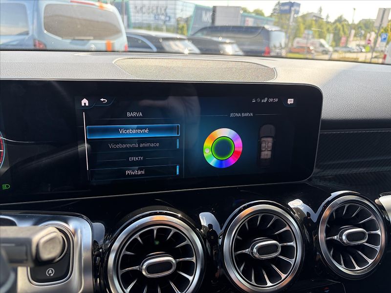 Mercedes-Benz GLB 250 - fotka 16 z 30