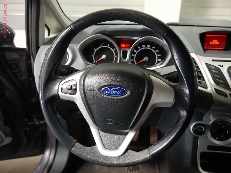 Ford Fiesta (2011) 1.25, Titanium - fotka 12 z 15