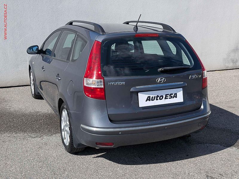 Hyundai i30 (2009) 1.6CVV-T, 2.maj,ČR, AC, kůže - fotka 6 z 14