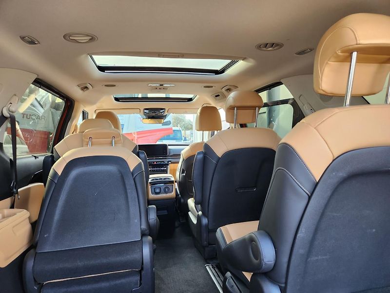 Kia Carnival 9 míst-TOP výbava - SKLADEM - fotka 23 z 27