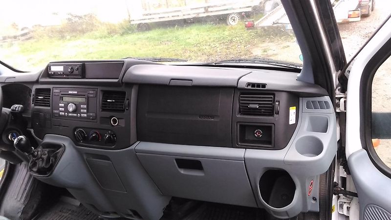 Ford Transit (2013) 2,2TDCI,92KW,4X4,7MÍST,TAŽNÝ - fotka 13 z 25