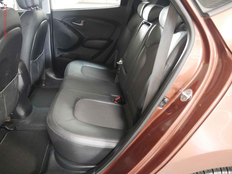 Hyundai ix35 (2014) 1.7 CRDi, AC, park.asist - fotka 10 z 18