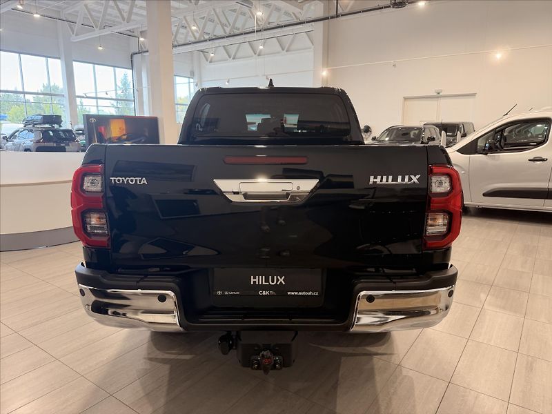 Toyota Hilux (2025) 2,8 Double Cab Executive  2.8 - fotka 5 z 11
