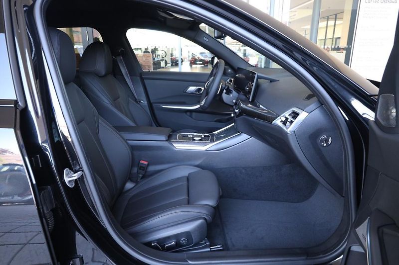 BMW Řada 3 M340i xDrive Touring - fotka 14 z 18