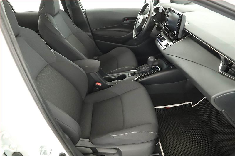 Toyota Corolla (2020) 1.8 Hybrid - fotka 7 z 15