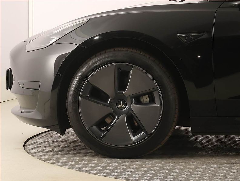 Tesla Model 3 (2021) Std Range Plus LFP, SoH 92% - fotka 14 z 32