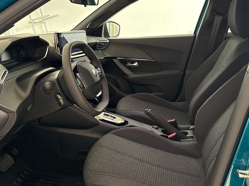 Peugeot 2008 (2026) Business Hybrid 110 e-DCS6 - fotka 6 z 32