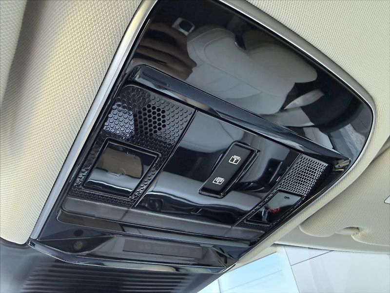 Land Rover Range Rover 3,0 HSE D350 - fotka 31 z 44