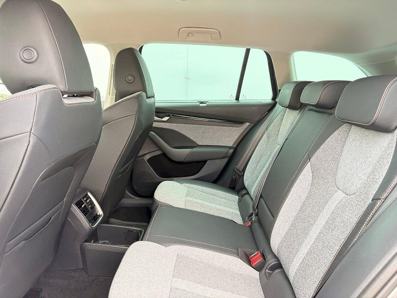 Škoda Octavia (2025) Combi 1.5 TSI / 110kW / TOP SE - fotka 7 z 35