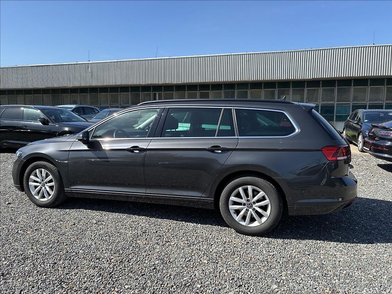 Volkswagen Passat 2,0 TDI TAŽNÉ KAMERA EL.KUFR - fotka 3 z 29
