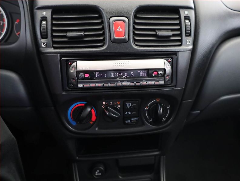 Nissan Almera (2004) 1.5, nová STK, Klima - fotka 9 z 14