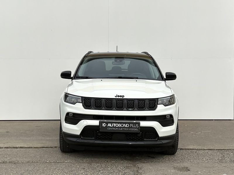 Jeep Compass 1.5 e-Hybrid 96KW Night Eagle - fotka 4 z 22