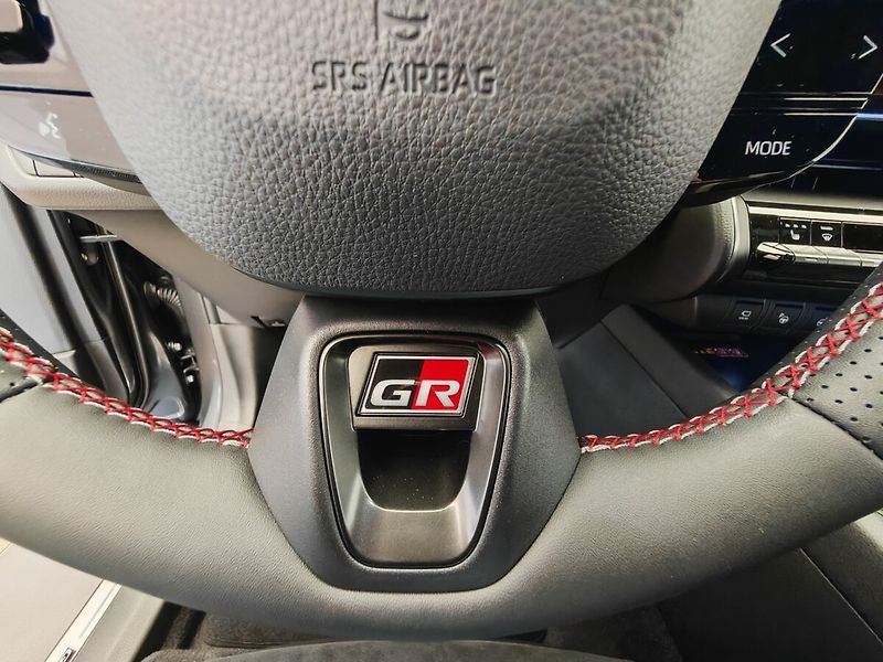 Toyota C-HR 2.0 PHEV GR SPORT - fotka 25 z 39