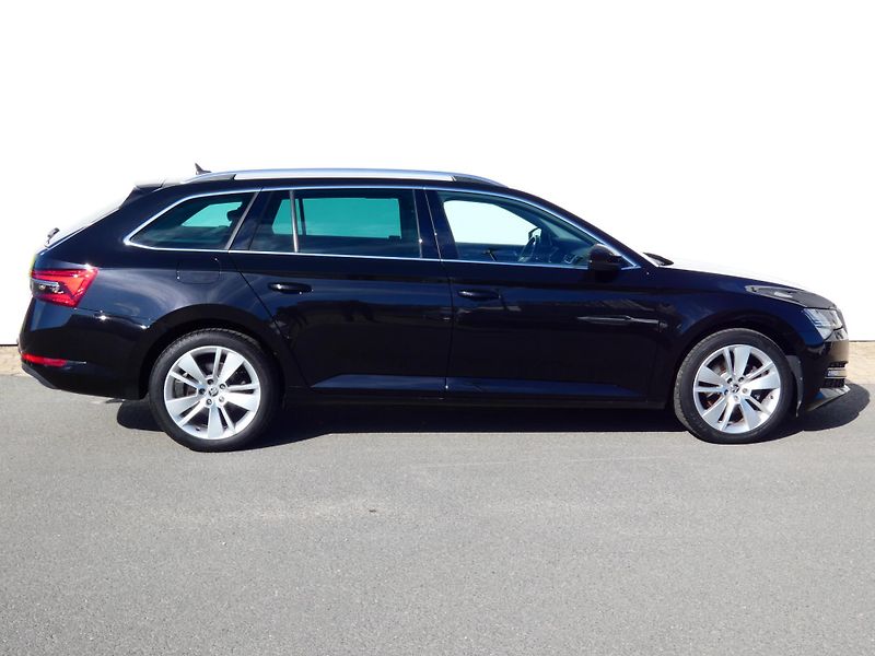 Škoda Superb III /FL Combi StylePlus 2.0 TD - fotka 9 z 30