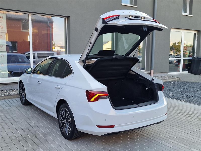 Škoda Octavia 2.0TDI Style, původ ČR,1.Maj. - fotka 42 z 50