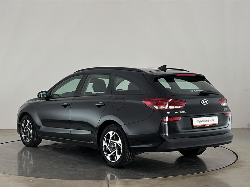 Hyundai i30 Smart DCT - fotka 15 z 26