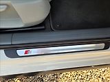 Audi A4 2,0 TDI,S-line,navi,výhřev,xen - náhled 13