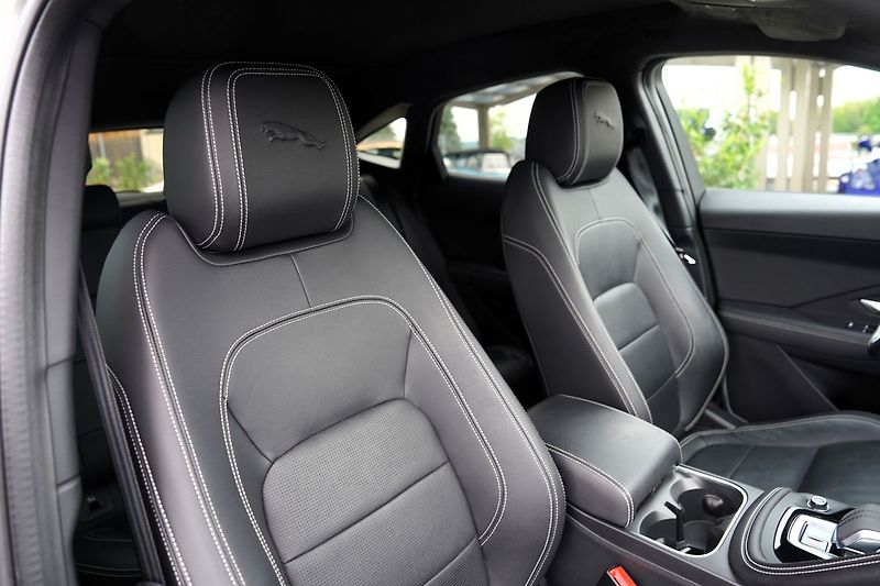 Jaguar E-Pace D200 4WD R-Dynamic/Aut/LED/fac - fotka 30 z 48