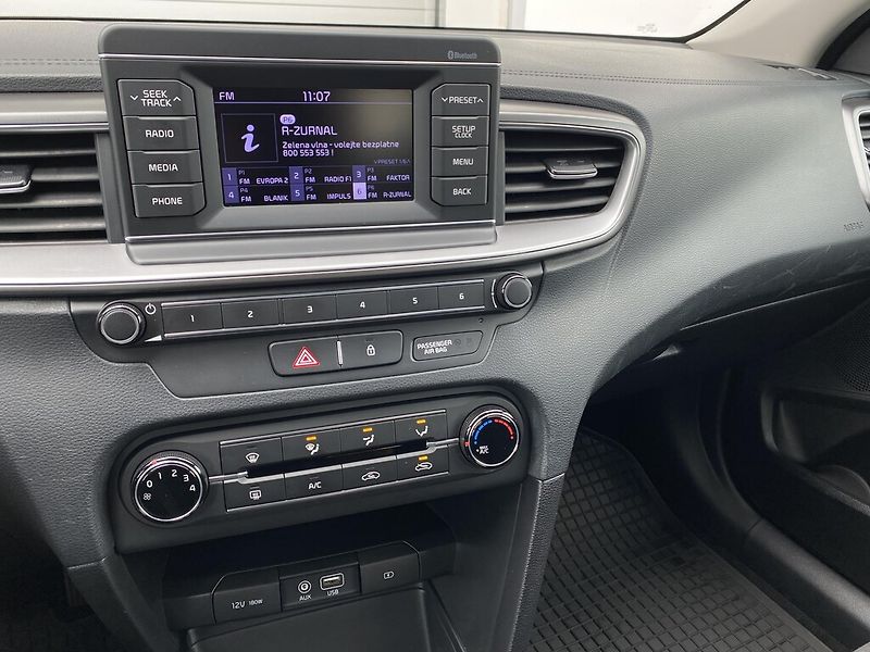 Kia Ceed 1.0 T-GDI 88 kW - fotka 15 z 23