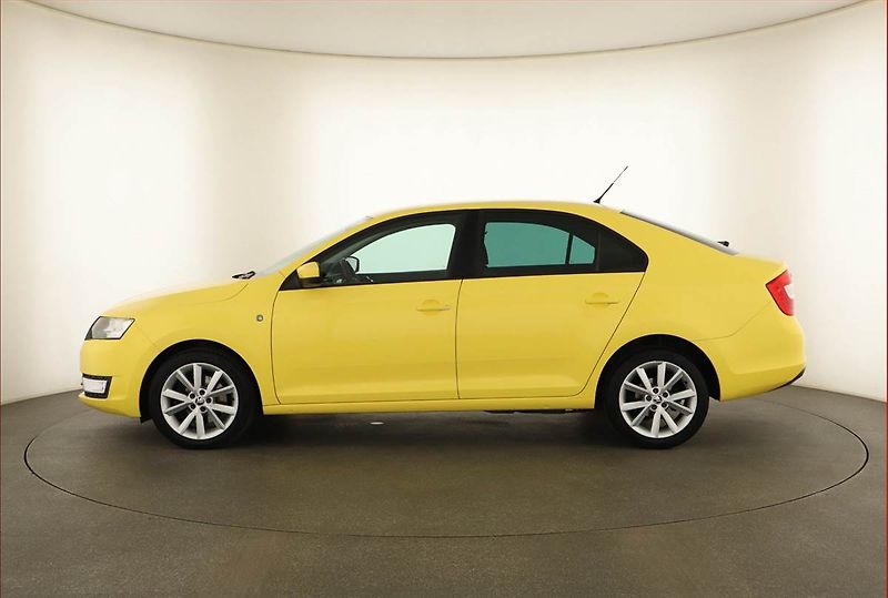 Škoda Rapid (2014) 1.2 TSI, Vyhř. sedaček - fotka 3 z 11