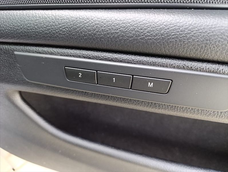 BMW Řada 5 3,0 530d Aut., Navi Kůže Tažné - fotka 35 z 45