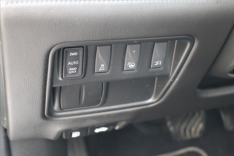 Renault Koleos 2,0 4WD, INITIALE, ČR1.maj,DPH - fotka 15 z 63
