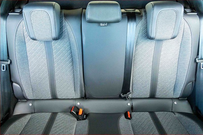Peugeot 2008 (2025) Allure 1.2 PureTech - fotka 10 z 18